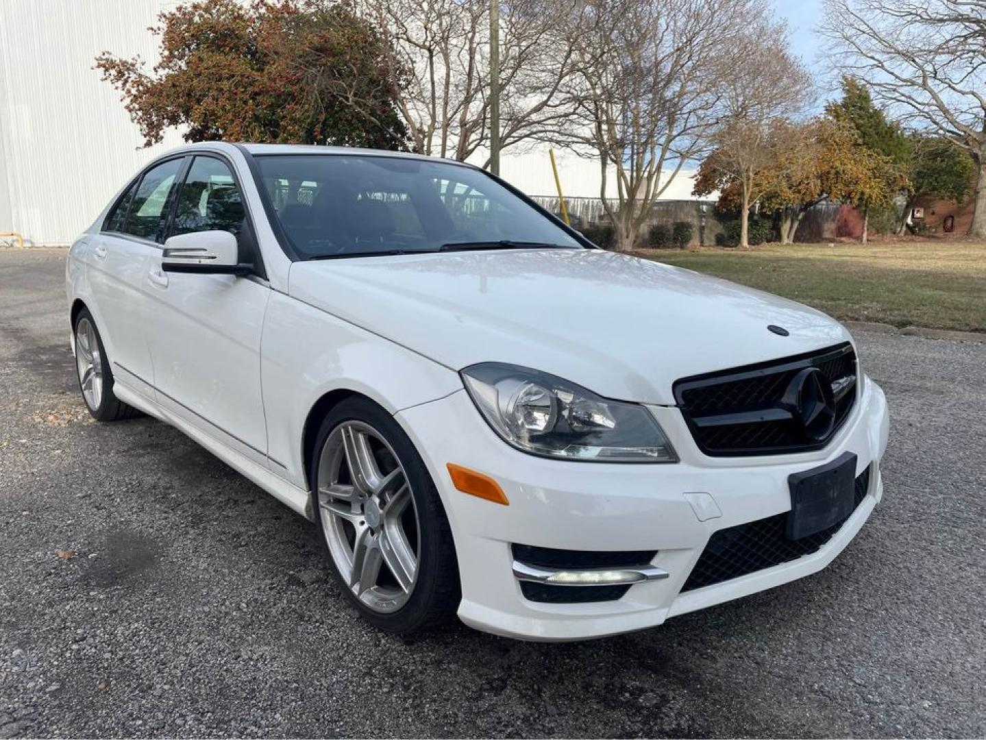 2013 WHITE Mercedes-Benz C-Class (WDDGF8AB5DR) with an V6 engine, Auto transmission, located at 5700 Curlew Drive, Norfolk, VA, 23502, (757) 455-6330, 36.841885, -76.209412 - Photo#1